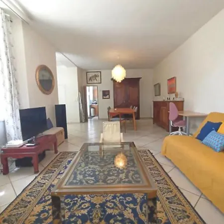 Exceptionnelle maison de maître 2 à 12 voyageurs Villa