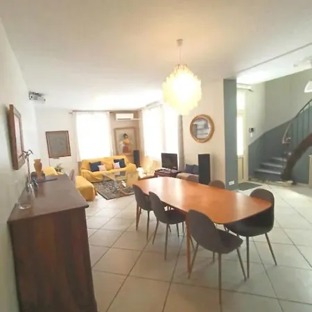 Exceptionnelle maison de maître 2 à 12 voyageurs Villa Perpinhã